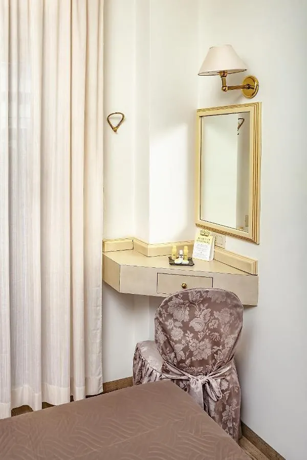 Ariminum Hotel Rimini 4*,
